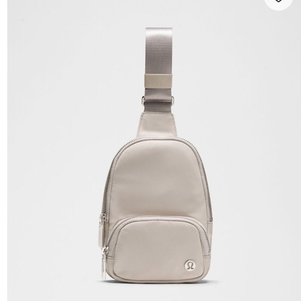 Lululemon Everywhere Sling Bag Small 2L Downtown Tan/Silver